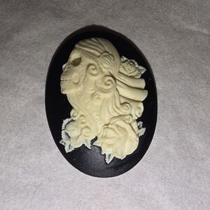 Female Skull Cameo Mold, Jewelry Making - Resin / Polymer Clay 30 x 40mm